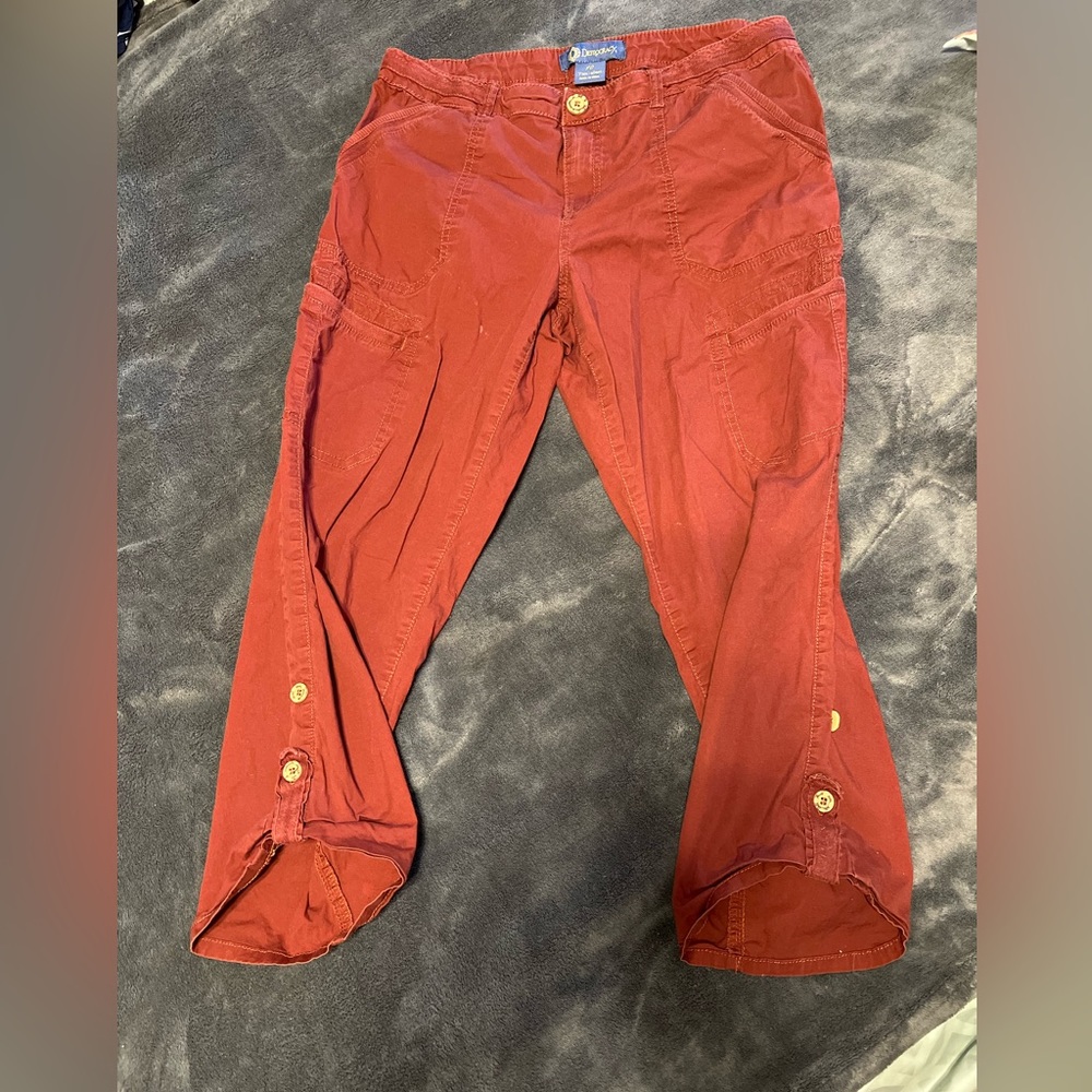 Cargo Calf shorts. Burnt maroon color size 10